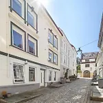 King Bed - Renovated 2024 - 2br Behind Bryggen Lejlighed *